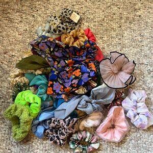 30 Colorful Scrunchies (2)